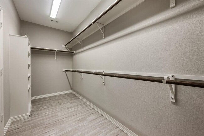 Building Photo - 514 Walsh Hill Trail