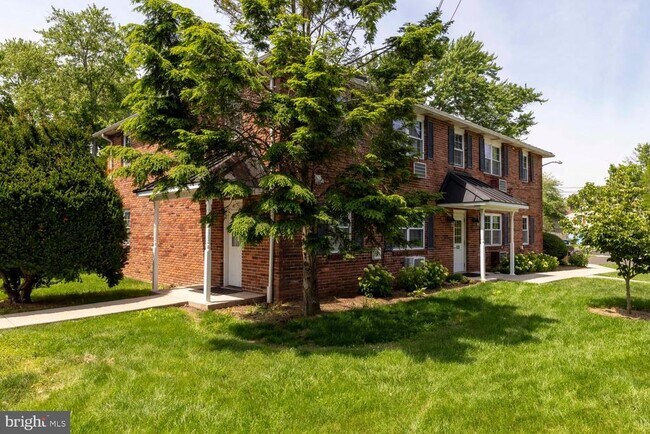 Building Photo - 429 Edgemont Ave