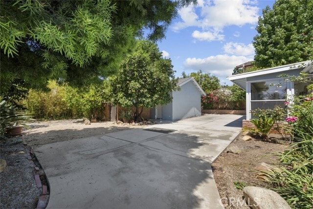 Building Photo - 11337 Reseda Blvd