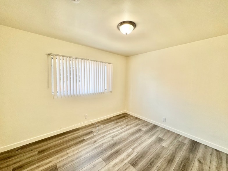 Building Photo - 636 Aerick St