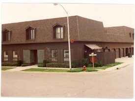 Building Photo - 425 McClellan St