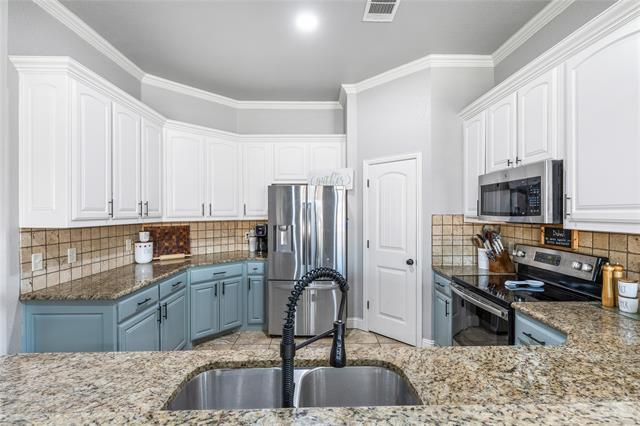 Building Photo - 617 Zachary Dr