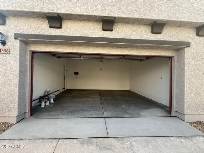 Building Photo - 14596 W Sand Hills Rd