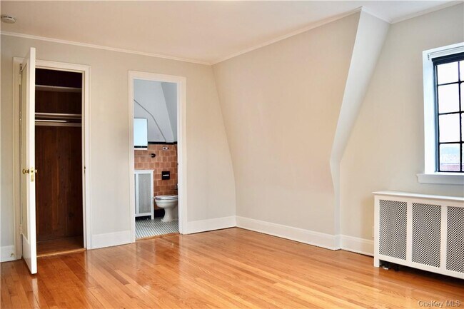 Building Photo - 22 Sagamore Rd