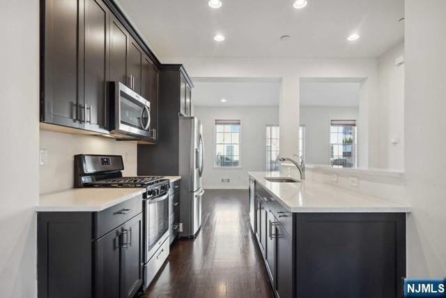 Building Photo - 247 Bradley Dr