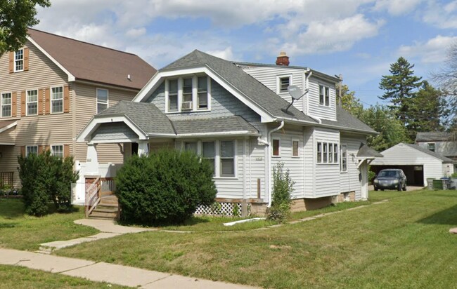 Primary Photo - 4458-4460 N 65th St