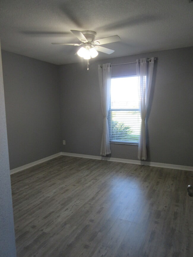 Building Photo - 1185 Rio De Janeiro Ave