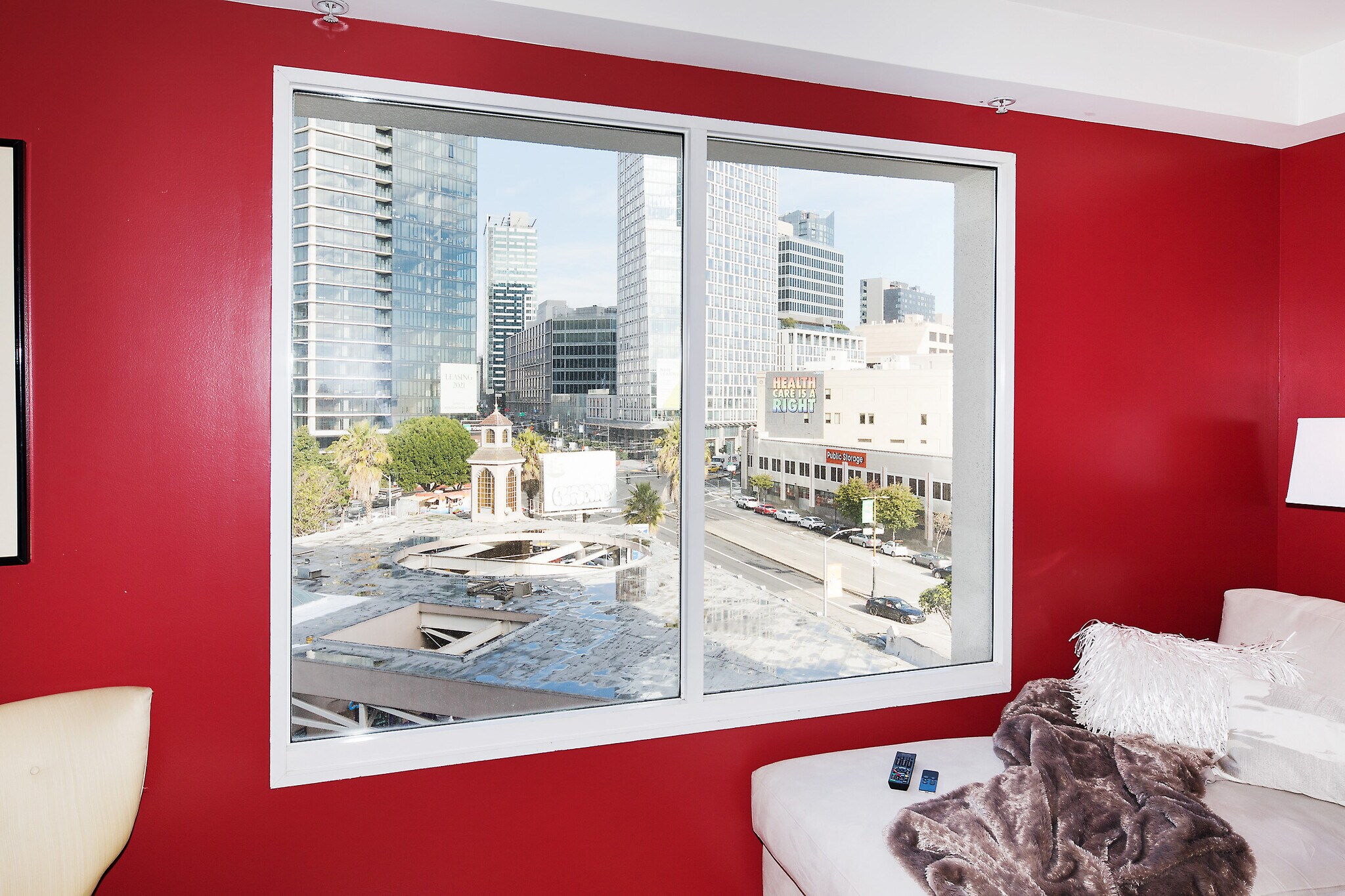 Building Photo - 140 S Van Ness Ave