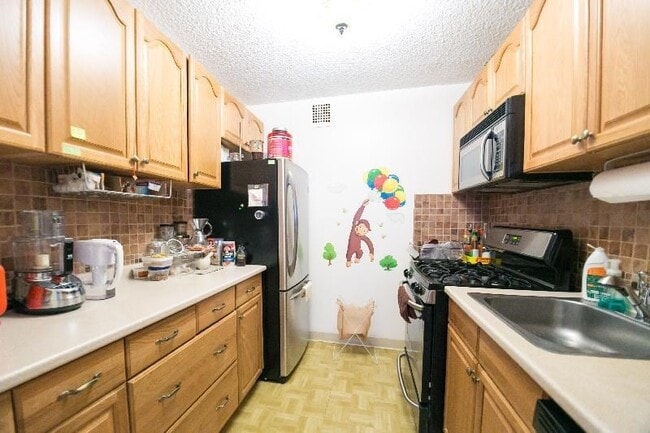 Building Photo - 44 Washington St