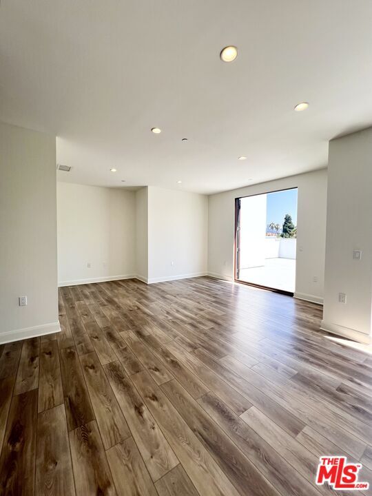 Building Photo - 859 S Lucerne Blvd