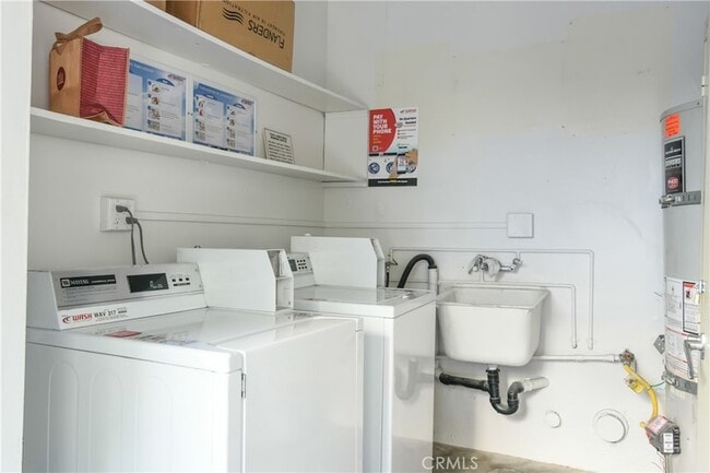 Building Photo - 11921 Goshen Ave