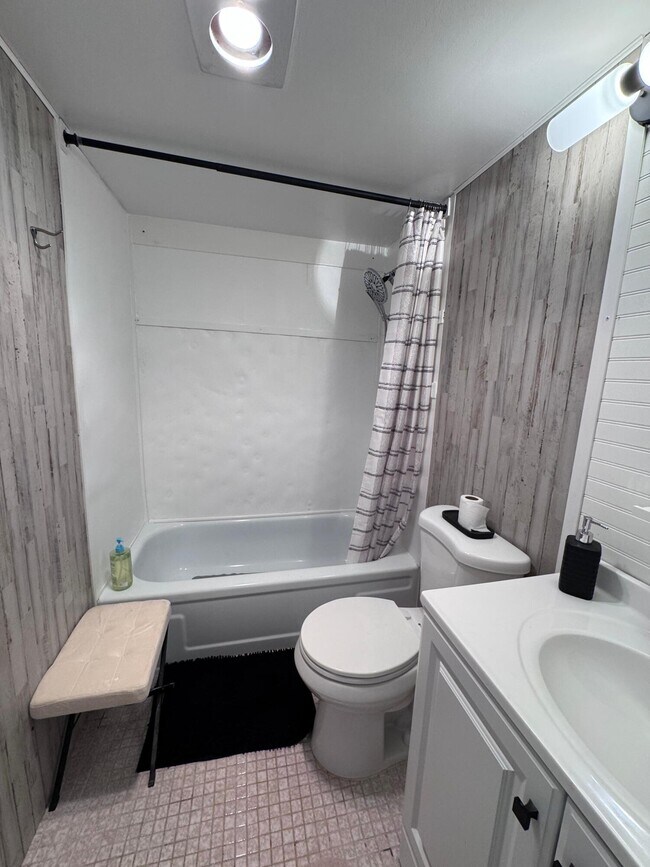 Building Photo - 16 Sussex A