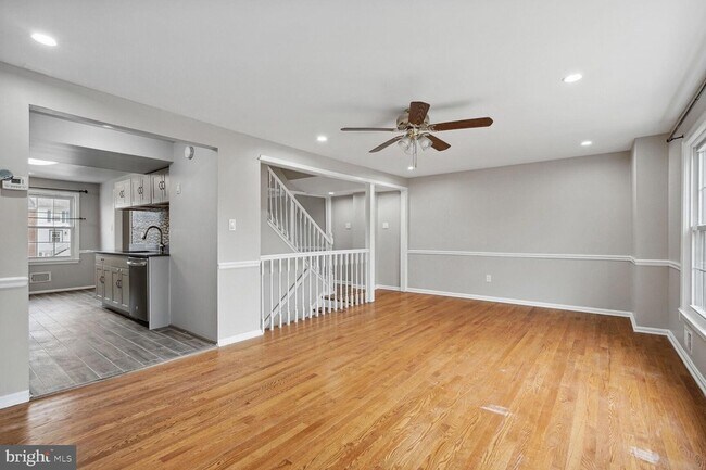 Building Photo - 8102 Pinelake Ct