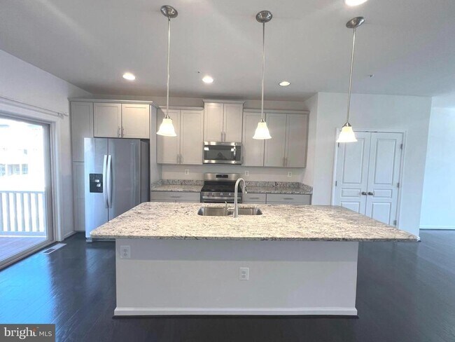 Building Photo - 620 Shore Forest Dr