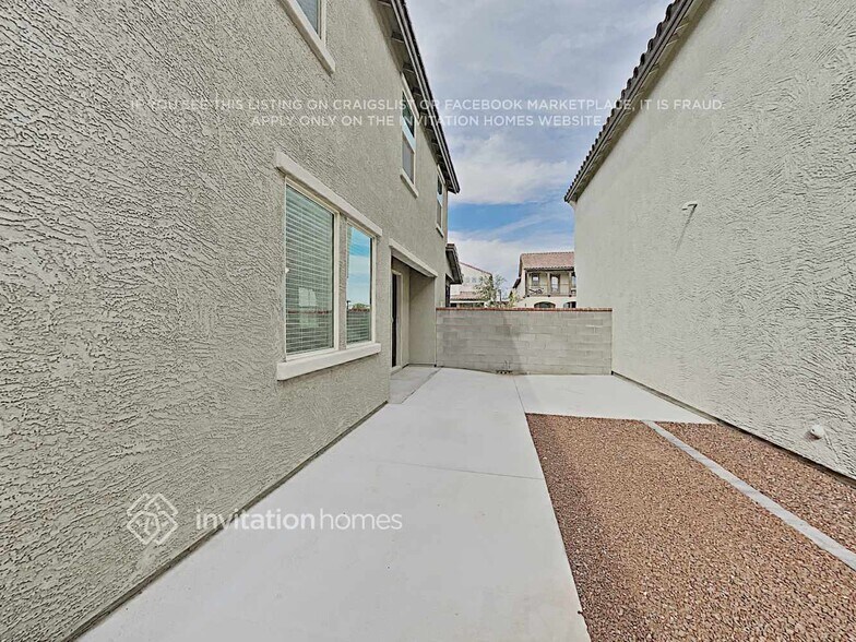 Building Photo - 1646 N 208th Ave