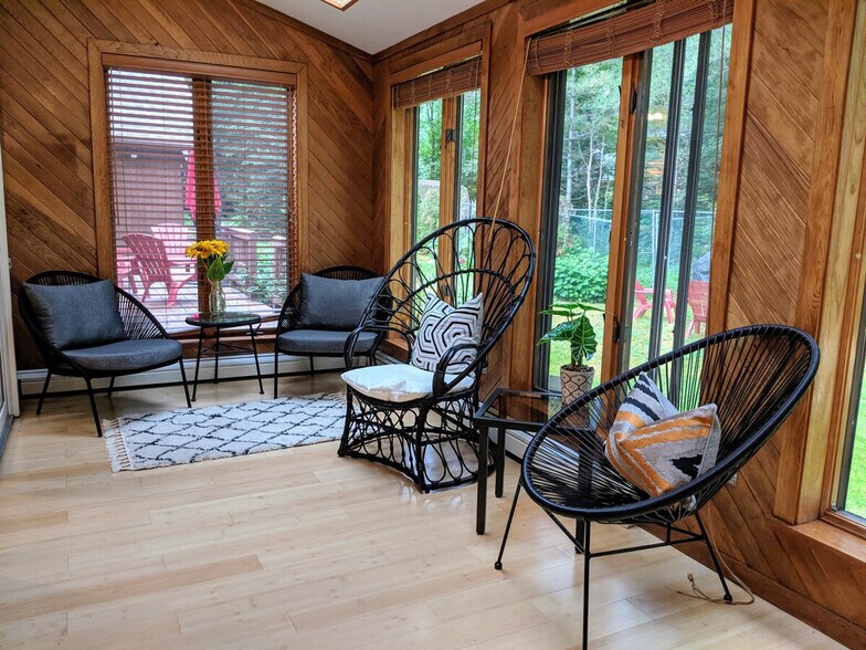 Building Photo - 140 Paquette Cir