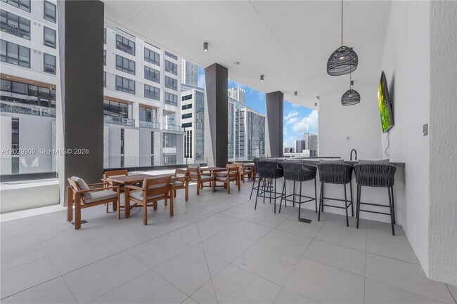Building Photo - 225 N Miami Ave