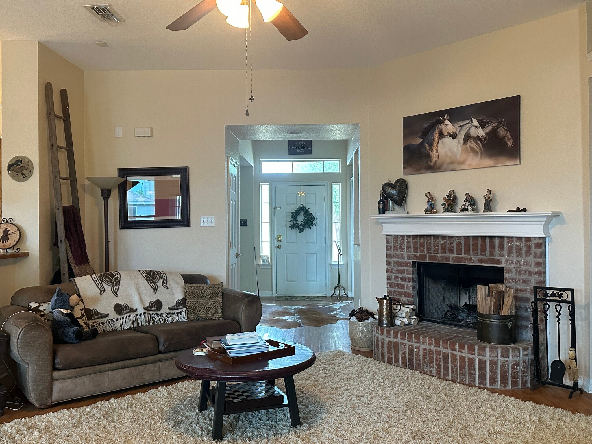 This home also has a separate play area/exercise area between two bedrooms - 1165 Albatross Ct