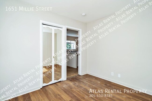 Building Photo - 1651 Millie St NE