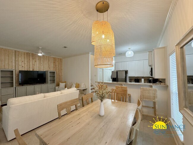 Building Photo - Exceptional Opportunity: Main Home plus Ga...