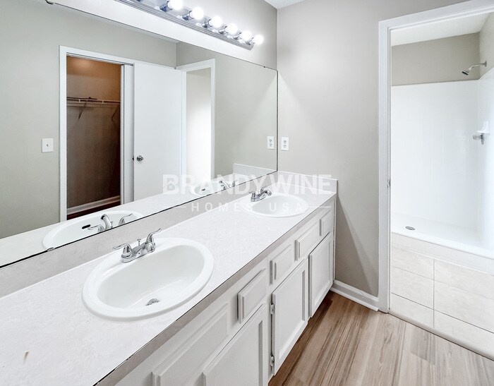 Building Photo - 7901 Winterwood Cir N