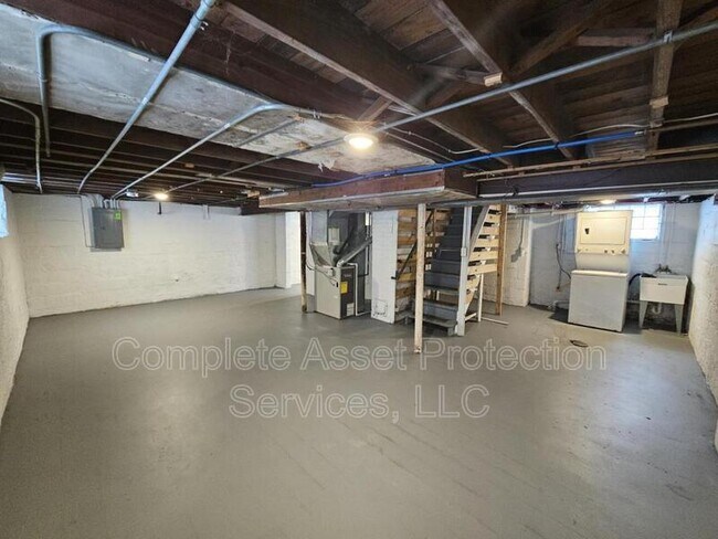 Building Photo - 3145 Parkway North Street