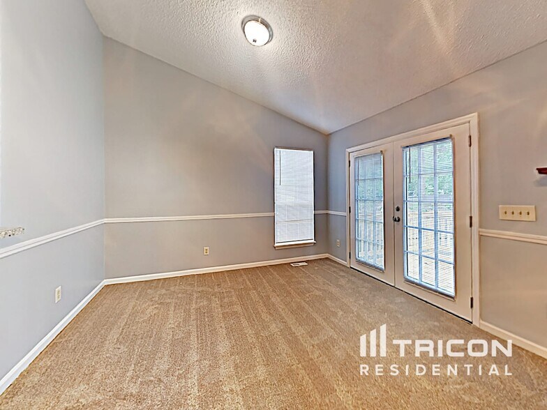 Building Photo - 225 Salusbury Ln