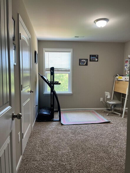 Room 3 - 109 Lyman Lake Rd