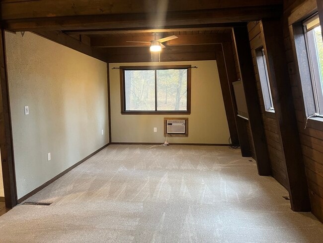 Building Photo - 888 Salem St