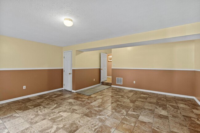 Building Photo - 5411 Castlestone Dr