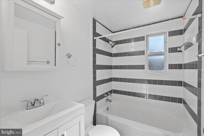 Building Photo - 2620 13TH St S