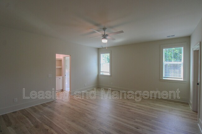 Building Photo - 3633 Happyland Blvd