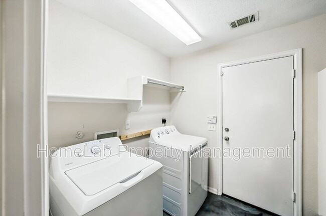 Building Photo - 3454 Kodiak Diamond