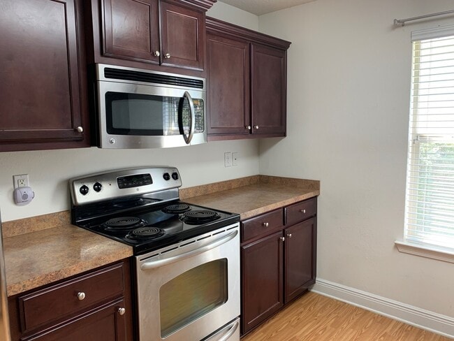 Building Photo - Pensacola - Weatherstone - 3 bedroom, 2 ba...