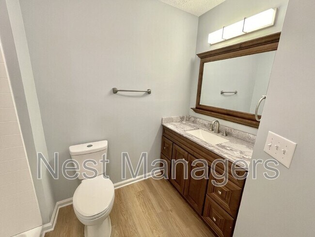 Building Photo - 623 Daharan Dr