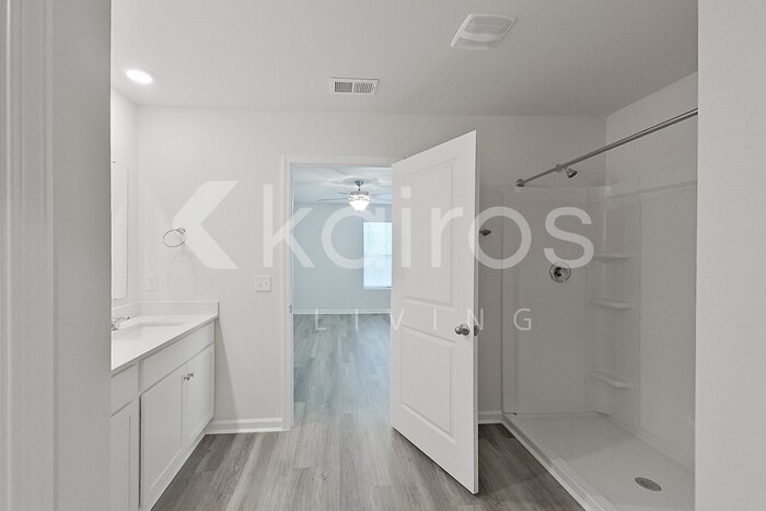 Building Photo - 135 Overstreet Way