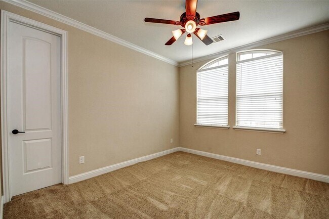 Building Photo - 106 Bella Sole