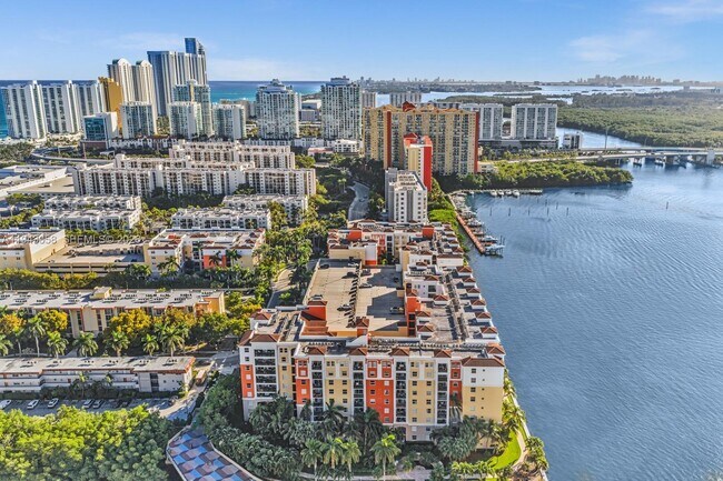 Building Photo - 17100 N Bay Rd