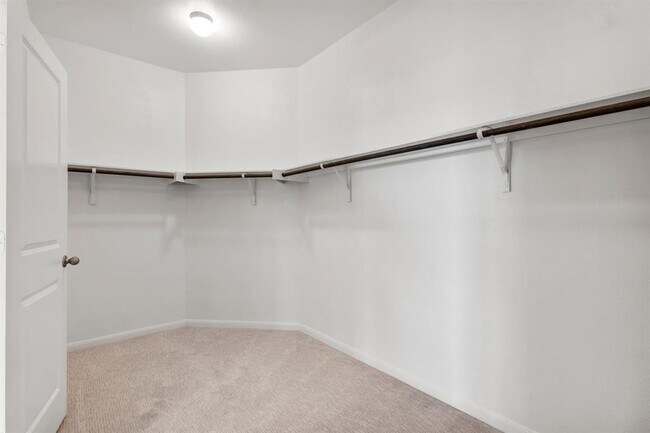 Building Photo - 113 Copper Lily Dr