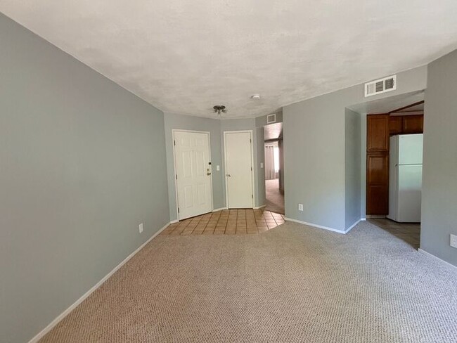 Building Photo - Reno Riverfront Condo - Single Story with Garage