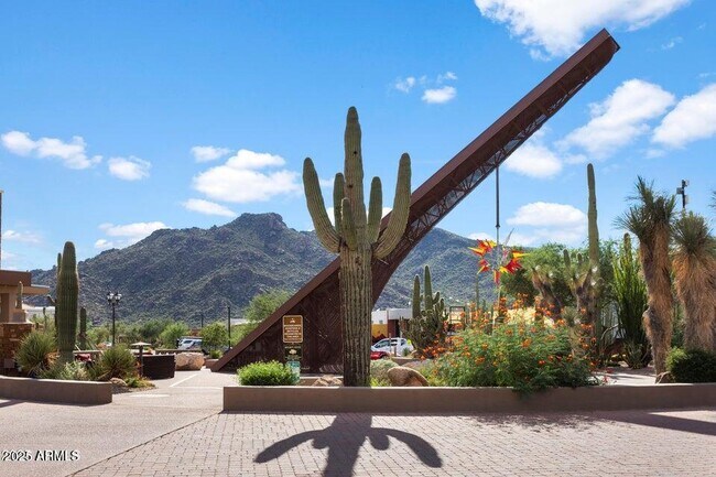 Building Photo - 7440 E Cave Creek Rd