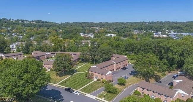 Building Photo - 85 Troy Dr