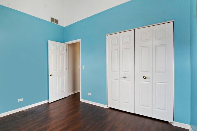 Building Photo - 667 Prestwick Ln