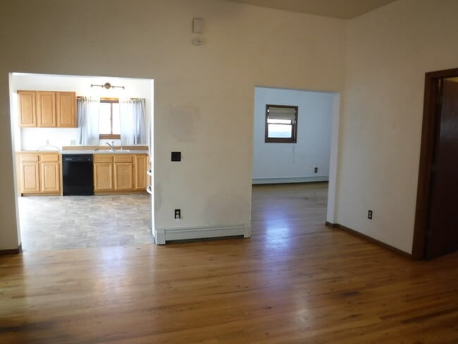 Building Photo - Rattlesnake area house