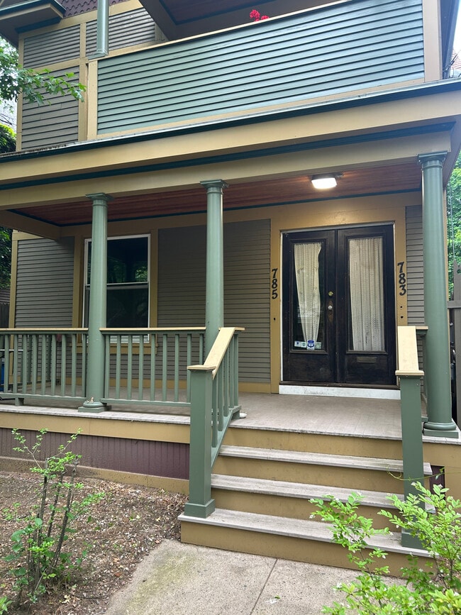Primary Photo - 781 Elm St