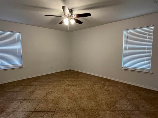 Building Photo - 4529 Gardiner Rd