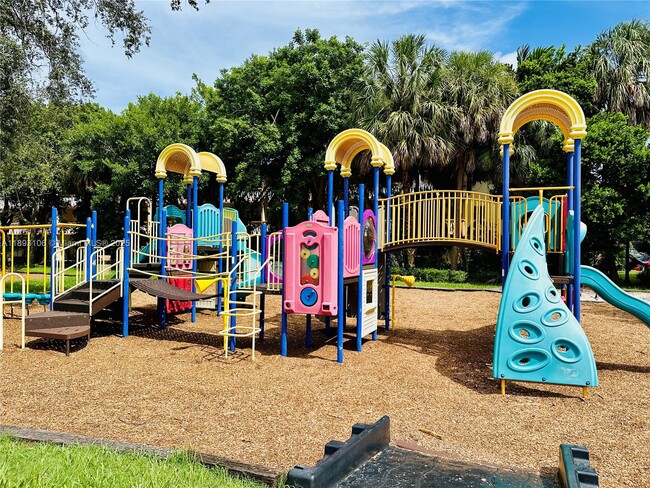 Building Photo - 1805 Sans Souci Blvd