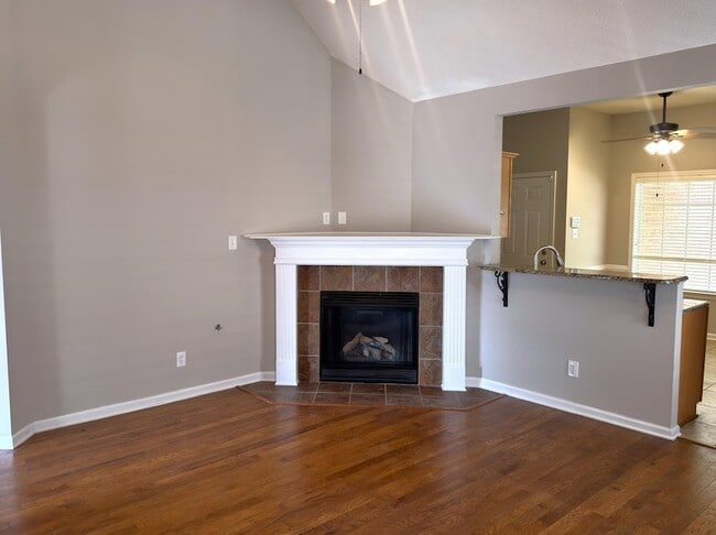 Building Photo - 10228 Morning Hill Dr
