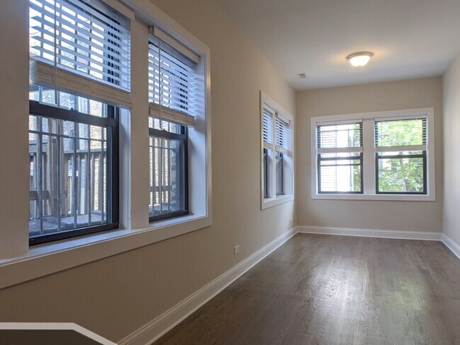 Building Photo - 3407 W Fullerton Ave