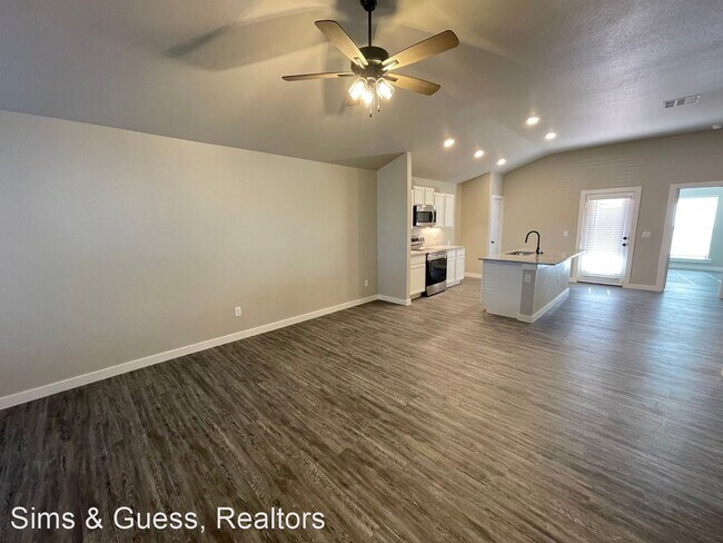 Building Photo - 3 br, 2 bath House - 902 Canal